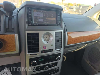 2008 Chrysler Town & Country Limited 121.2" WB - miniatura 10