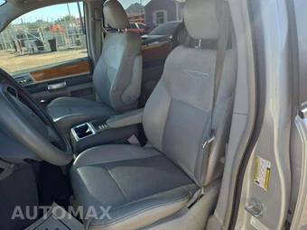 2008 Chrysler Town & Country Limited 121.2" WB - miniatura 6