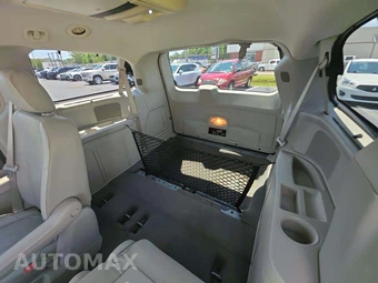 2008 Chrysler Town & Country Touring 121.2" WB – miniatura 11