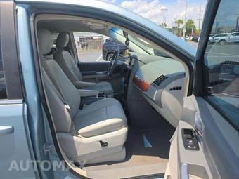 2008 Chrysler Town & Country Touring 121.2" WB – miniatura 16