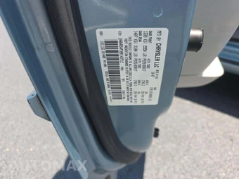 2008 Chrysler Town & Country Touring 121.2" WB – miniatura 2