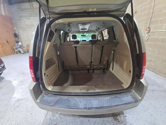 2008 Chrysler Town & Country Touring 121.2" WB – miniatura 15