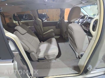 2008 Chrysler Town & Country Touring 121.2" WB – miniatura 17