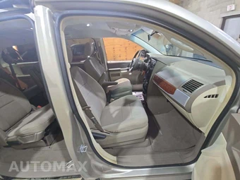 2008 Chrysler Town & Country Touring 121.2" WB – miniatura 19