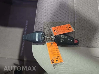 2008 Chrysler Town & Country Touring 121.2" WB – miniatura 8
