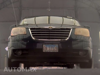 2008 Chrysler Town & Country Touring 121.2" WB – miniatura 3