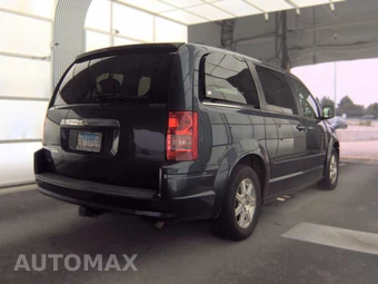 2008 Chrysler Town & Country Touring 121.2" WB – miniatura 5