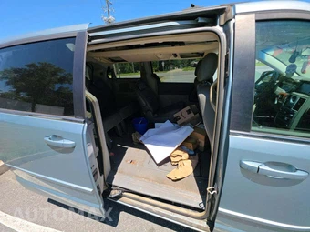2008 Chrysler Town & Country Touring 121.2" WB – miniatura 16