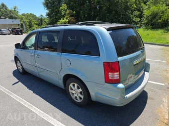 2008 Chrysler Town & Country Touring 121.2" WB – miniatura 2