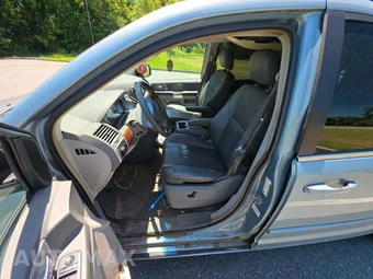 2008 Chrysler Town & Country Touring 121.2" WB – miniatura 6