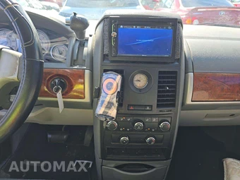 2008 Chrysler Town & Country Touring 121.2" WB - miniatura 10