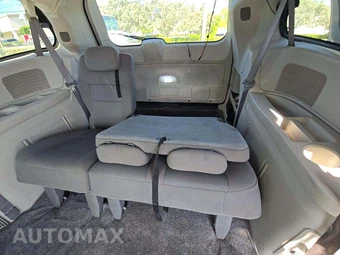 2008 Chrysler Town & Country Touring 121.2" WB - miniatura 14
