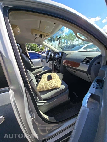 2008 Chrysler Town & Country Touring 121.2" WB - miniatura 19