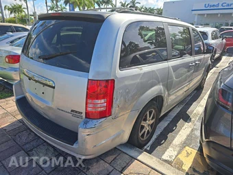 2008 Chrysler Town & Country Touring 121.2" WB - miniatura 3