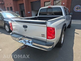 2008 Dodge Dakota Laramie Crew Cab Medium Bed – miniatura 4