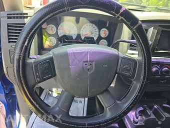 2008 Dodge Ram 1500 SLT Crew Cab Medium Bed – miniatura 10