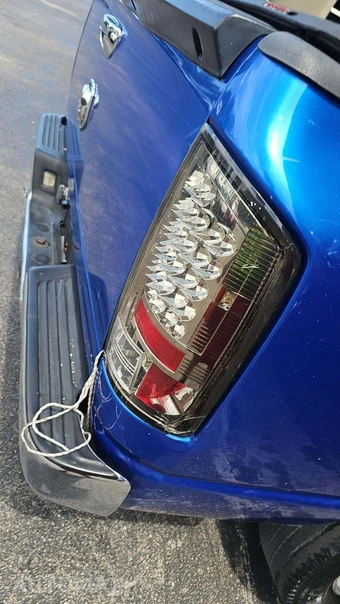2008 Dodge Ram 1500 SLT Crew Cab Medium Bed – miniatura 42