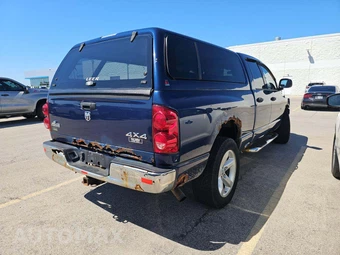 2008 Dodge Ram 1500 SLT Crew Cab Medium Bed – miniatura 3