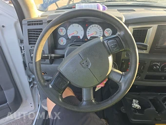 2008 Dodge Ram 5500 Cab Chassis Regular Cab DRW - miniatura 10
