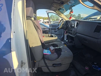 2008 Dodge Ram 5500 Cab Chassis Regular Cab DRW - miniatura 8