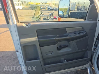 2008 Dodge Ram 5500 Cab Chassis Regular Cab DRW - miniatura 9