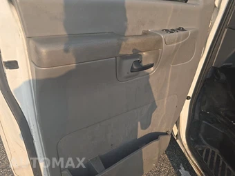 2008 Ford E-150 Commercial Cargo Van 138.0" WB – miniatura 3