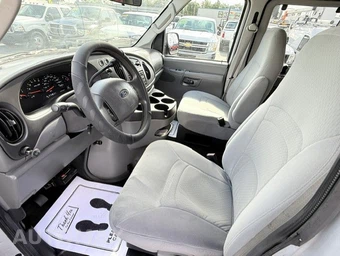 2008 Ford E-150 Wagon XLT 138.0" WB - miniatura 13