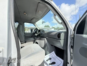 2008 Ford E-150 Wagon XLT 138.0" WB - miniatura 16