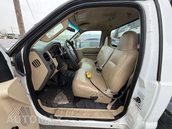 2008 Ford F-350 Regular Cab DRW - miniatura 26