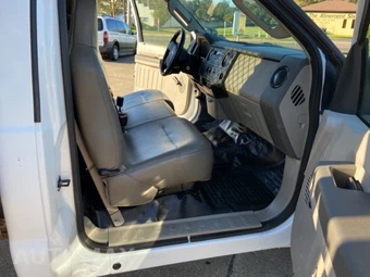 2008 Ford F-550 Regular Cab DRW - miniatura 13