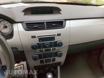2008 Ford Focus SE Sedan - miniatura 15