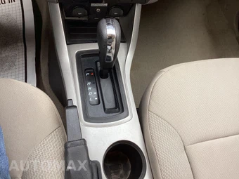 2008 Ford Focus SE Sedan - miniatura 16