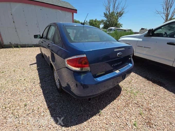 2008 Ford Focus SES Sedan – miniatura 2