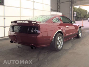 2008 Ford Mustang GT Deluxe Coupe - miniatura 4