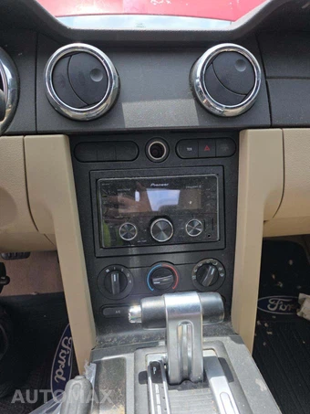 2008 Ford Mustang V6 Deluxe Convertible - miniatura 10