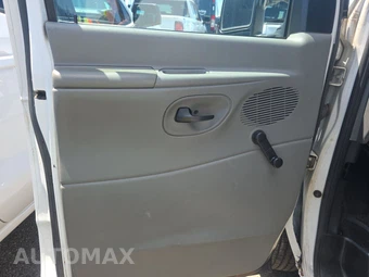 2008 Ford Super Duty E-350 Commercial Cargo Van 138.0" WB - miniatura 15