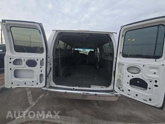 2008 Ford Super Duty E-350 Wagon XL 138.0" WB - miniatura 13