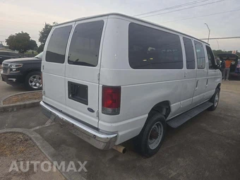 2008 Ford Super Duty E-350 Wagon XL 138.0" WB - miniatura 3