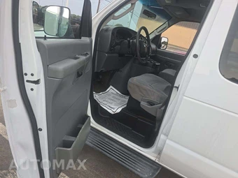 2008 Ford Super Duty E-350 Wagon XL 138.0" WB - miniatura 6