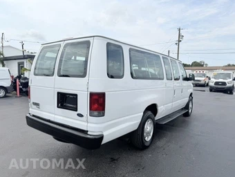 2008 Ford Super Duty E-350 Wagon XLT 138.0" WB - miniatura 4