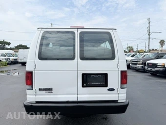2008 Ford Super Duty E-350 Wagon XLT 138.0" WB - miniatura 5