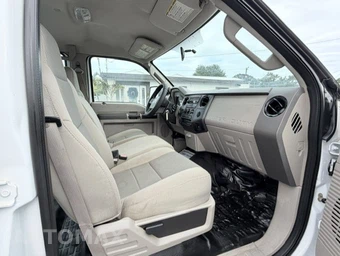 2008 Ford Super Duty F-250 XL Crew Cab Medium Bed - miniatura 17