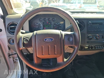 2008 Ford Super Duty F-350 Cab Chassis XL Crew Cab DRW - miniatura 10