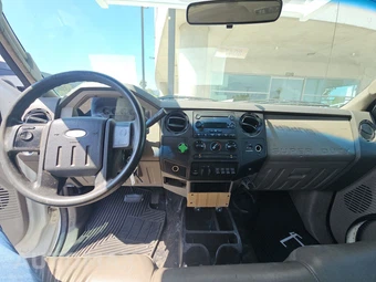 2008 Ford Super Duty F-350 Cab Chassis XL Regular Cab - miniatura 11