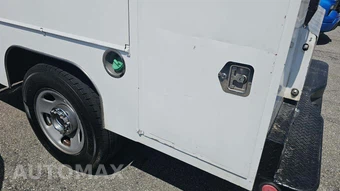 2008 Ford Super Duty F-350 Cab Chassis XL Regular Cab - miniatura 38
