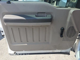 2008 Ford Super Duty F-350 Cab Chassis XL Regular Cab - miniatura 9