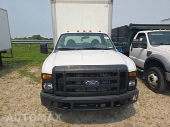 2008 Ford Super Duty F-350 Cab Chassis XL Regular Cab DRW - miniatura 2