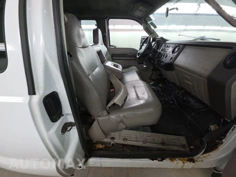 2008 Ford Super Duty F-450 Cab Chassis XL Extended Cab w/Rear Doors DRW - miniatura 8
