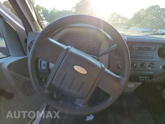 2008 Ford Super Duty F-450 Cab Chassis XL Extended Cab w/Rear Doors DRW - miniatura 10