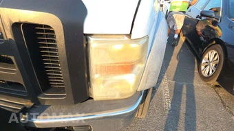 2008 Ford Super Duty F-450 Cab Chassis XL Extended Cab w/Rear Doors DRW - miniatura 39